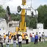 I componenti da 75 tonnellate calati dal tetto: ad Aviano prende forma la nuova Protonterapia