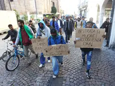 Migranti manifestano a Treviso