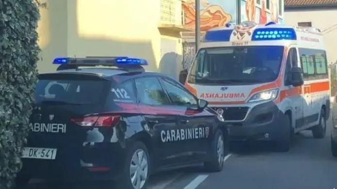 Sul posto sono intervenuti i medici del 118 e i carabinieri