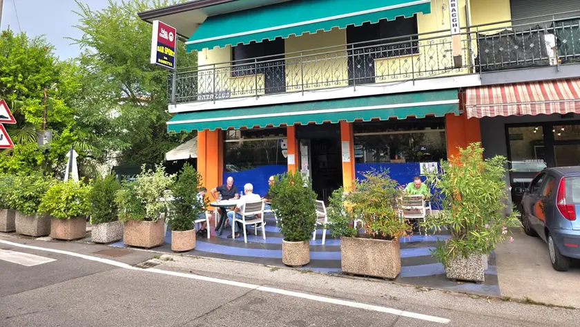 Il bar dove è avvenuta la rapina