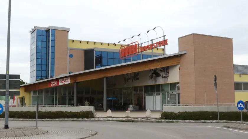 Supermercato Cadoro a Mogliano dove è avvenuta l'aggressione