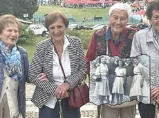 Giovanna, Santa, Anna e Caterina; nel riquadro, la foto del 1952