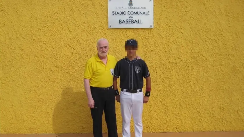 Giovanni Forno con un atleta