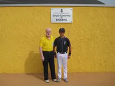 Giovanni Forno con un atleta