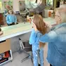 Carla Boaron compie 80 anni: da 60 fa la parrucchiera a Sant’Andrea