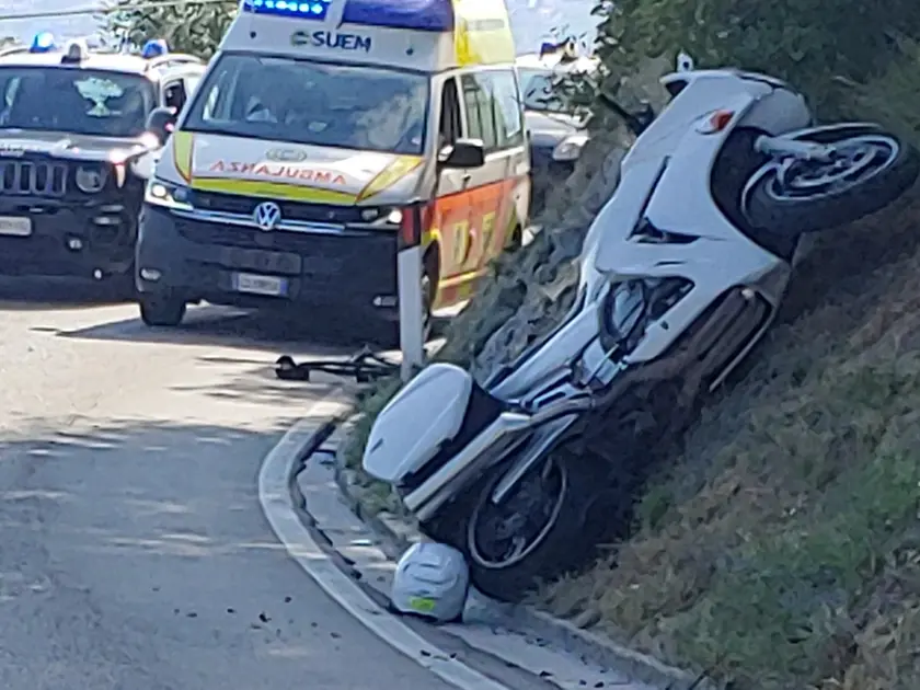 La scena dell'incidente in via Cansiglio (Foto Spina)