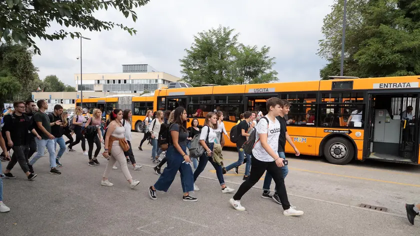 Le corse degli autobus scolastici sono state potenziate