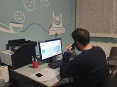 Un volontario di Telefono amico