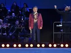 Andrea Bocelli durante l’esibizione alla caserma Goi-Pantanali di Gemona il 7 maggio scorso (foto Petrussi)