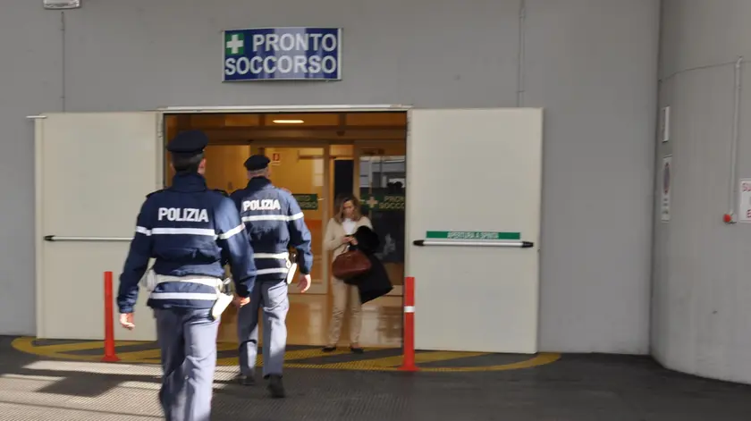 Un intervento della polizia in pronto soccorso