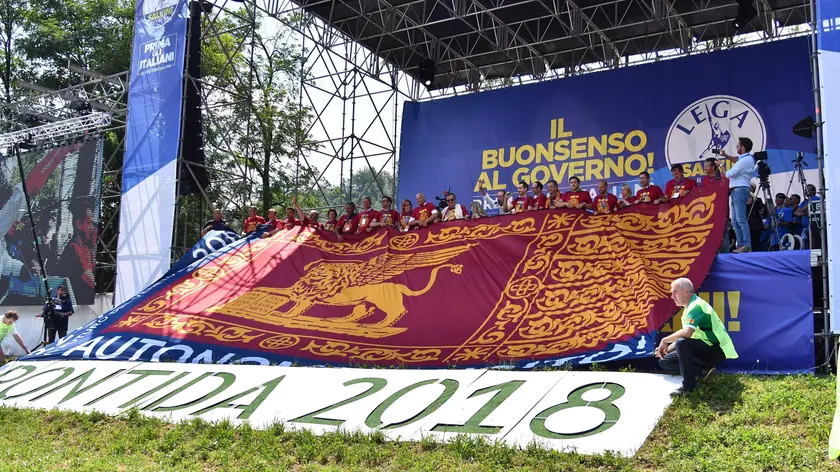 Un raduno sul pratone a Pontida