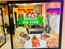Il negozio di kebab "On fire" scenario dell'aggressione