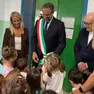 Il sindaco in visita in una scuola