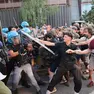 Gli scontri con la polizia durante la manifestazione al park Dal Negro