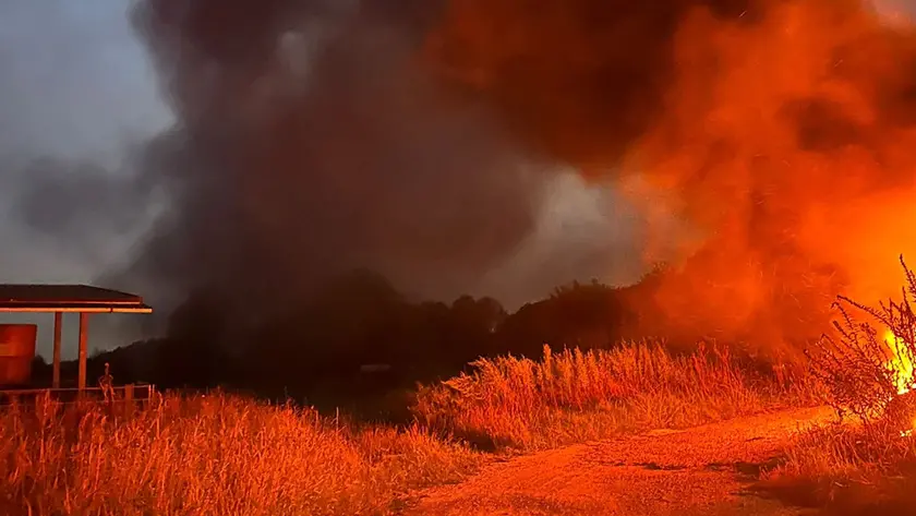 L'incendio scoppiato a Borso del Grappa