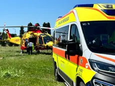Un intervento di ambulanza ed elisoccorso
