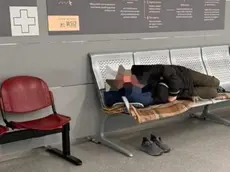 Uno dei clochard che ha trovato riparo nell'ospedale di Conegliano