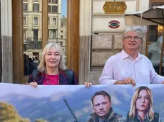 Andrea Zanoni durante la manifestazione contro la nuova legge sulla caccia