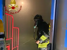 La palestra di Carbonera invasa dal fumo (foto vigili del fuoco)