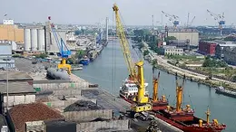 PORTO MARGHERA E ZONA INDUSTRIALE VISTA DALL'INTERPORTO una veduta dell'area portuale di Marghera, cuore commerciale dello scalo