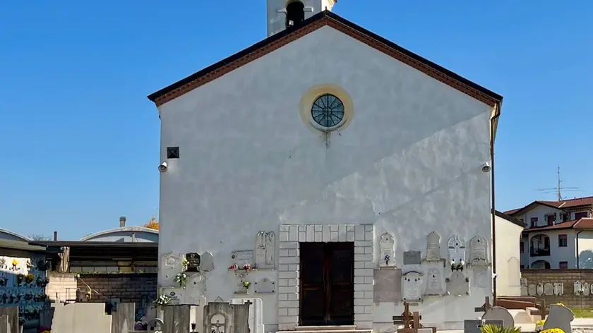 La chiesa del cimitero a Brugnera