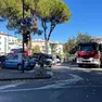 Sul posto due volanti e una squadra dei vigili del fuoco con il gommone