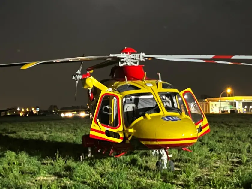 Il giovane è stato elitrasportato in ospedale a Treviso