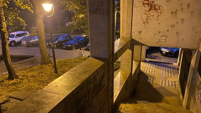 Il luogo in cui è avvenuta l'aggressione in via Toniolo