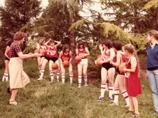 Fabiola Lax mentre allenava delle giovani atlete