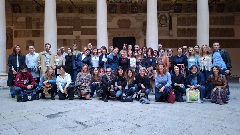 Foto di gruppo degli studenti che hanno frequentato il primo corso di Comunicazione a Padova nel 1996