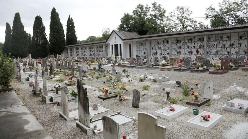 Aumentano i costi di gestione del cimitero
