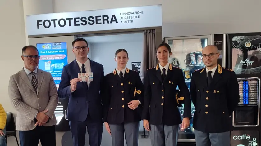 La nuova cabina per le fototessere alla questura di Treviso