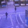 Il quindicenne che ha fatto esplodere il petardo è stato inseguito dalla polizia locale