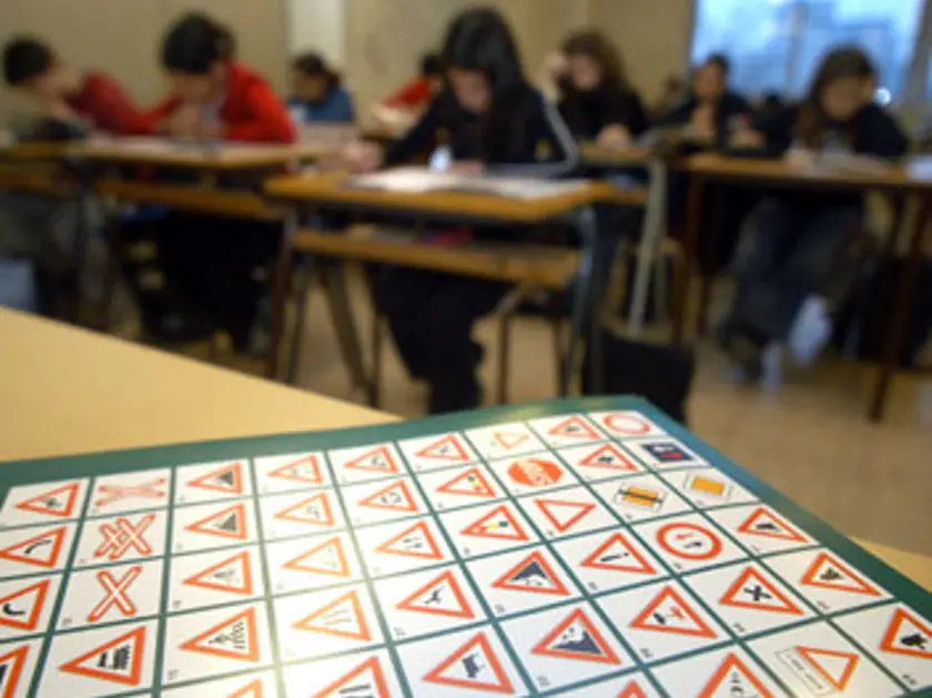 Secondo Unasca, i pacchetti per superare illegalmente l’esame possono costare fino a 2mila euro a tentativo.
