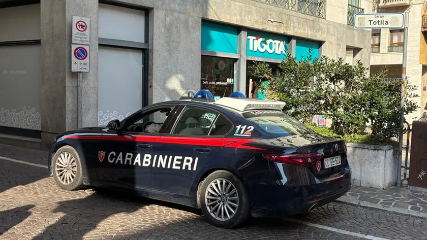 L'intervento dei carabinieri al Tigotà