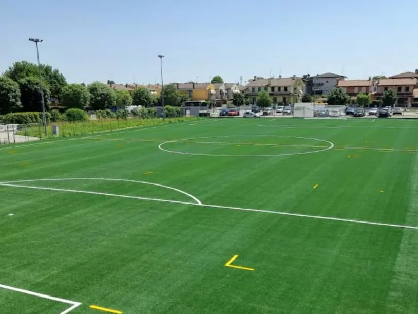 Scontro giocando a calcio, ragazzino perde un rene