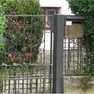 L'ingresso dell'abitazione della pensionata