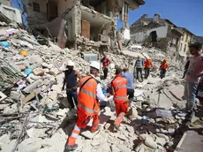 I soccorsi nel centro storico di Norcia distrutto dal terremoto