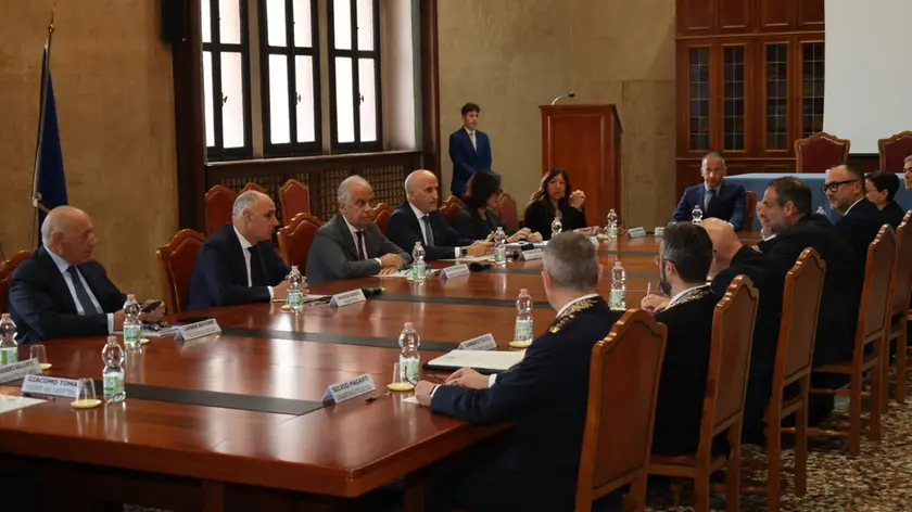 La riunione in Prefettura con il ministro Piantedosi