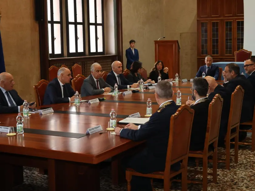 La riunione in Prefettura con il ministro Piantedosi