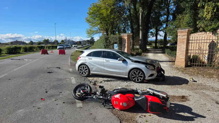 I mezzi coinvolti nell'incidente a Vedelago