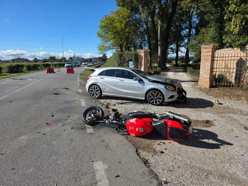I mezzi coinvolti nell'incidente a Vedelago