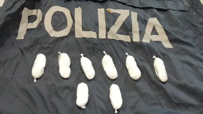 Un sequestro di cocaina da parte della polizia