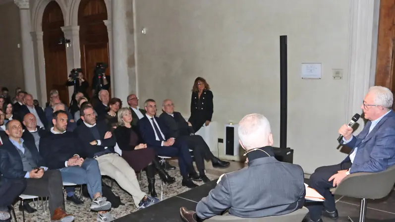 BORGHESI AG.FOTOFILM TREVISO P. GIACOMELLI PRESENTAZIONE LIBRO -DIARIO DEL FARE- DI GIANCARLO ZANATTA