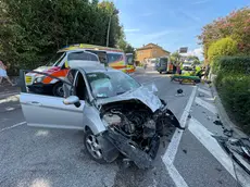 L'auto distrutta nell'impatto (foto Colussi, Fotofilm)