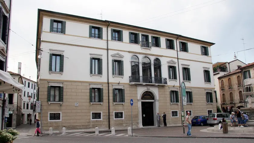 TREVISO 08/06/2005 PALAZZO SEDE FONDAZIONE CASSAMARCA ca spineda