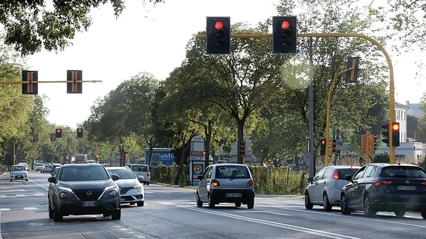 L'incrocio tra la Strada Ovest e via Ellero a Treviso, dove è prevista una rotatoria