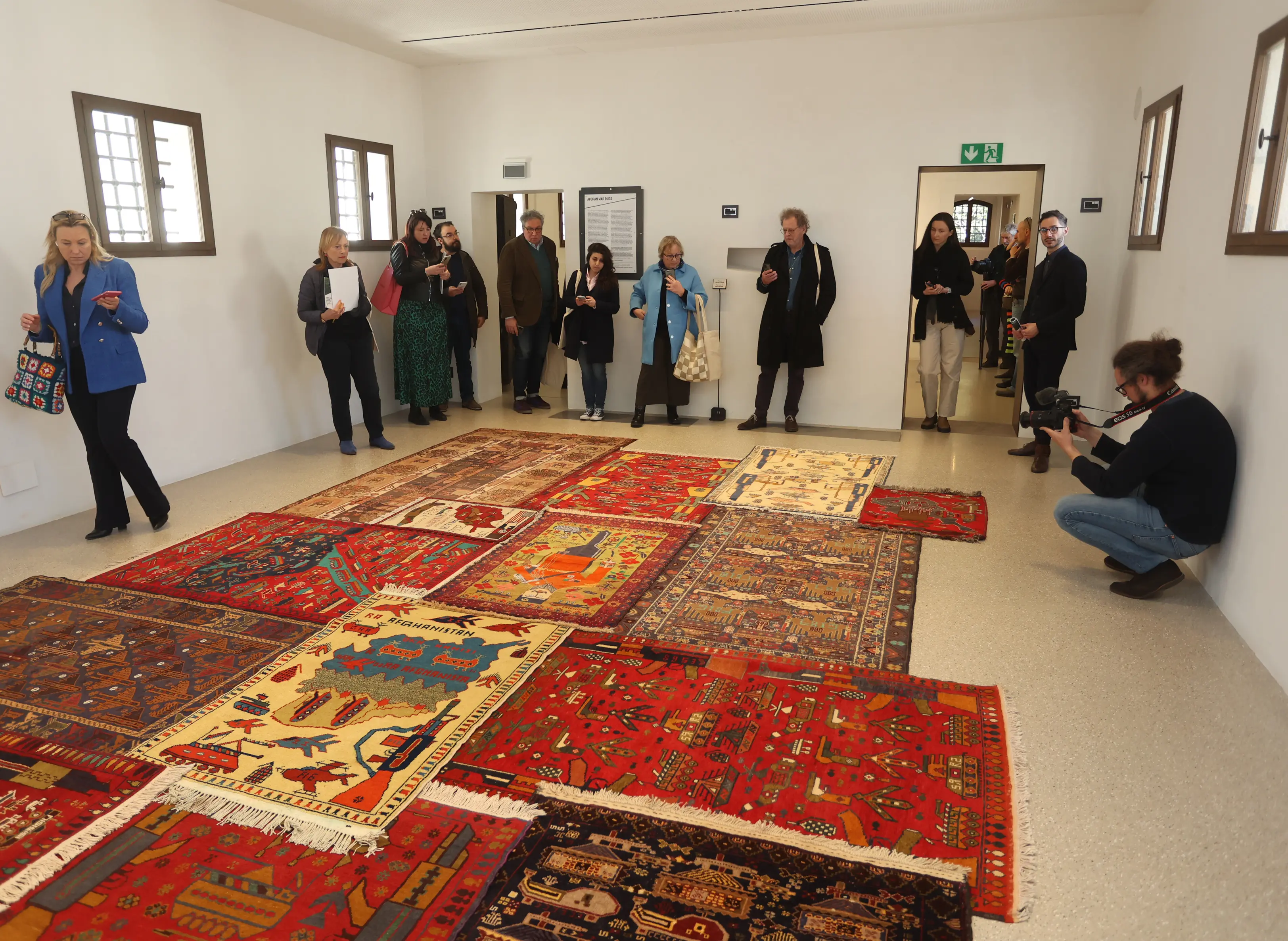 I tappeti afghani decorati con motivi bellici