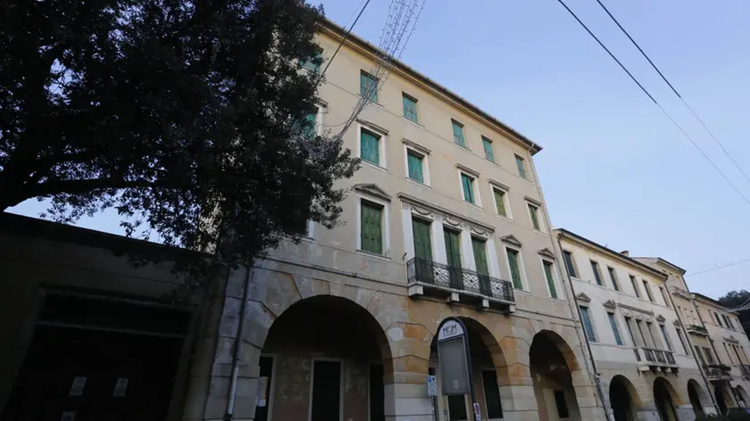 de wolanski agenzia fotofilm treviso palazzo ancilotto borgo cavour