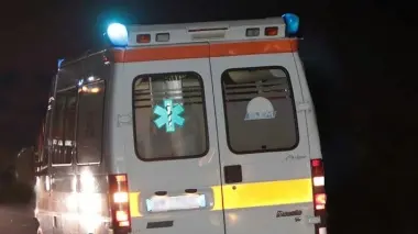 Un’ambulanza ha trasportato all’ospedale una sedicenne Di fianco l’assessore Alberto Villanova